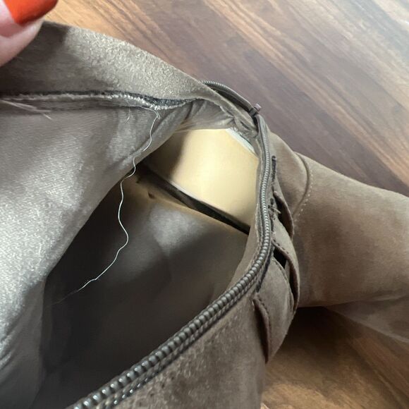 JustFab Grey Knee-High Riding Boots Flat Heel Knit Top Size 8 Stylish Comfort - Picture 6 of 9